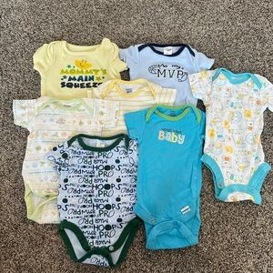 7 Pack -Assorted Baby Onesies Set - Blue, Yellow, Green